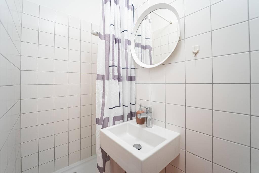 Mini Studio In Masaryk Quarter - Brno Apartamento Exterior foto